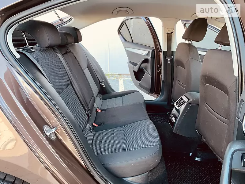 Хетчбек Skoda Octavia 2015 в 
