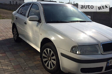 Хетчбек Skoda Octavia 2000 в 