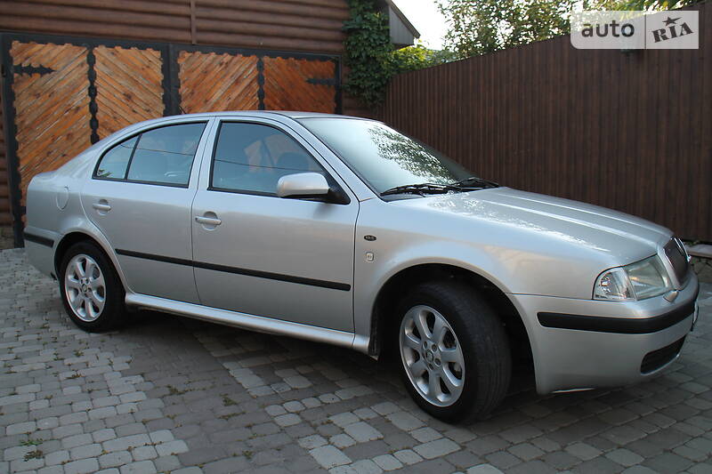 Седан Skoda Octavia 2002 в Полтаві