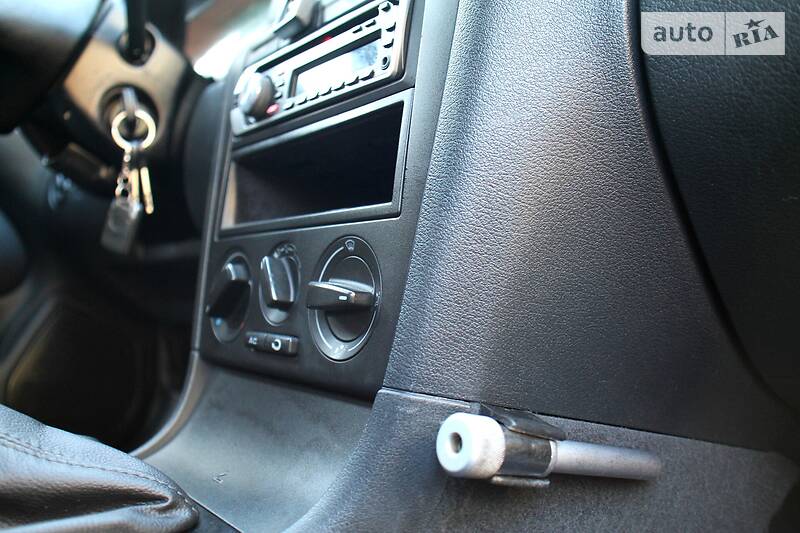 Седан Skoda Octavia 2002 в Полтаві