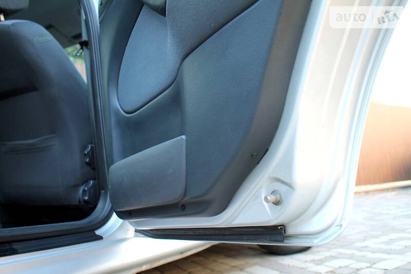 Седан Skoda Octavia 2002 в Полтаві