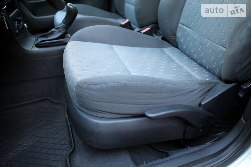 Седан Skoda Octavia 2002 в Полтаві