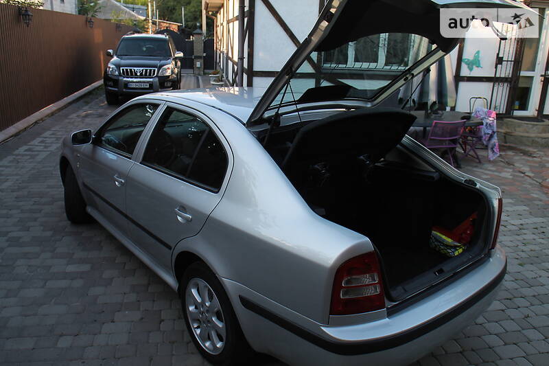 Седан Skoda Octavia 2002 в Полтаві