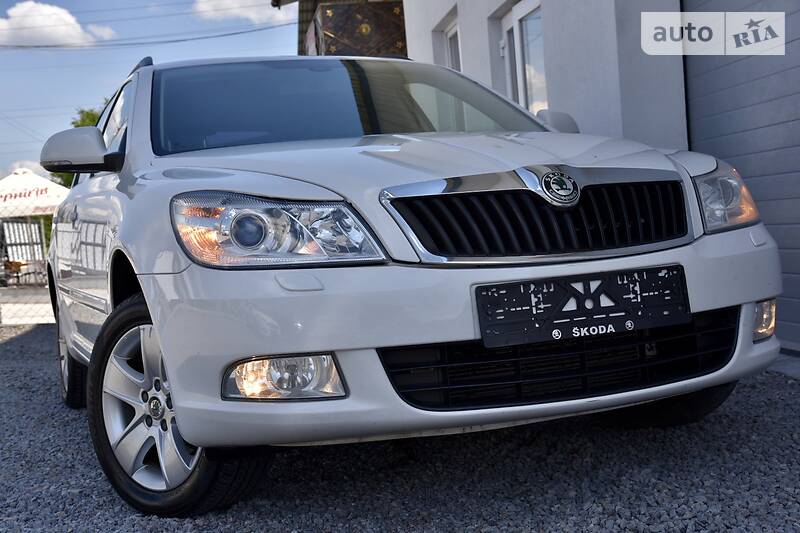 Універсал Skoda Octavia 2012 в Дрогобичі
