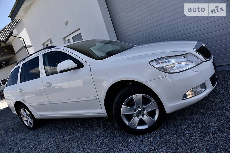 Універсал Skoda Octavia 2012 в Дрогобичі