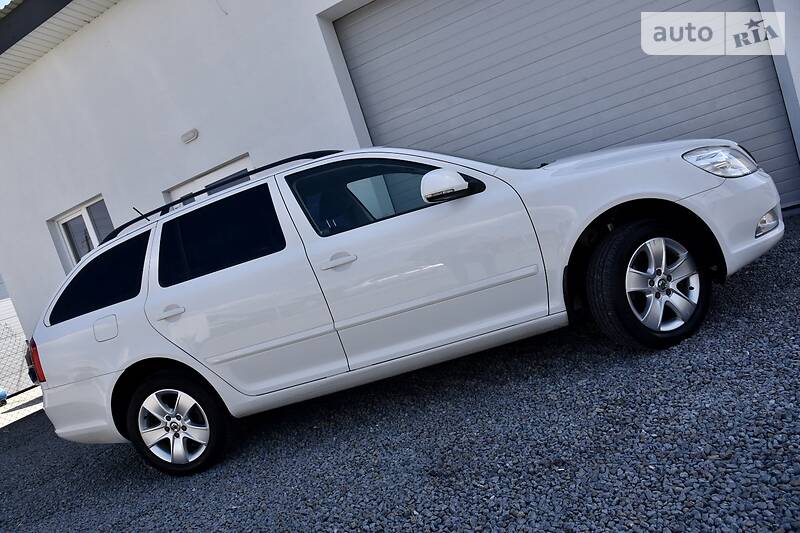 Універсал Skoda Octavia 2012 в Дрогобичі