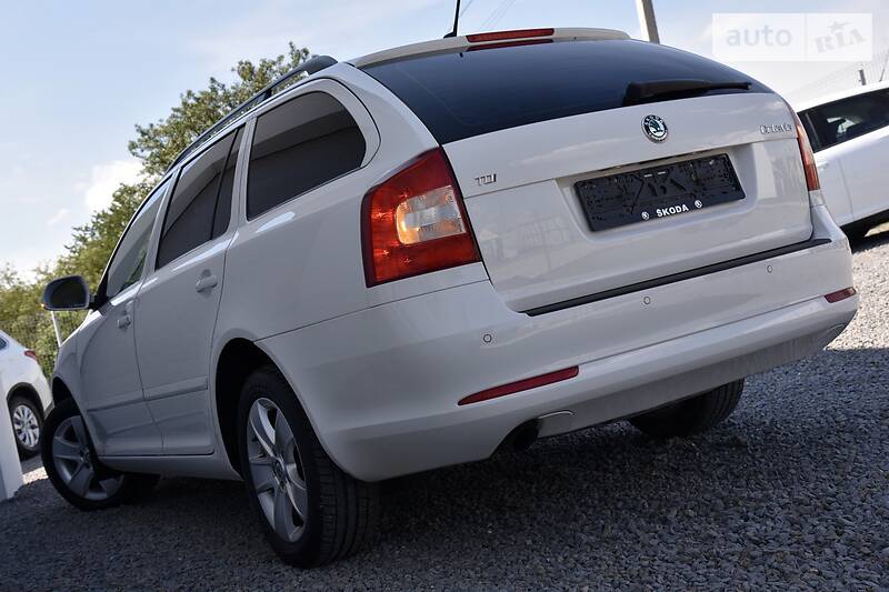 Універсал Skoda Octavia 2012 в Дрогобичі