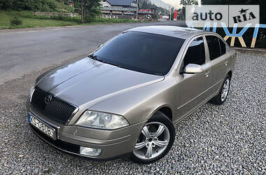 Седан Skoda Octavia 2004 в Межгорье