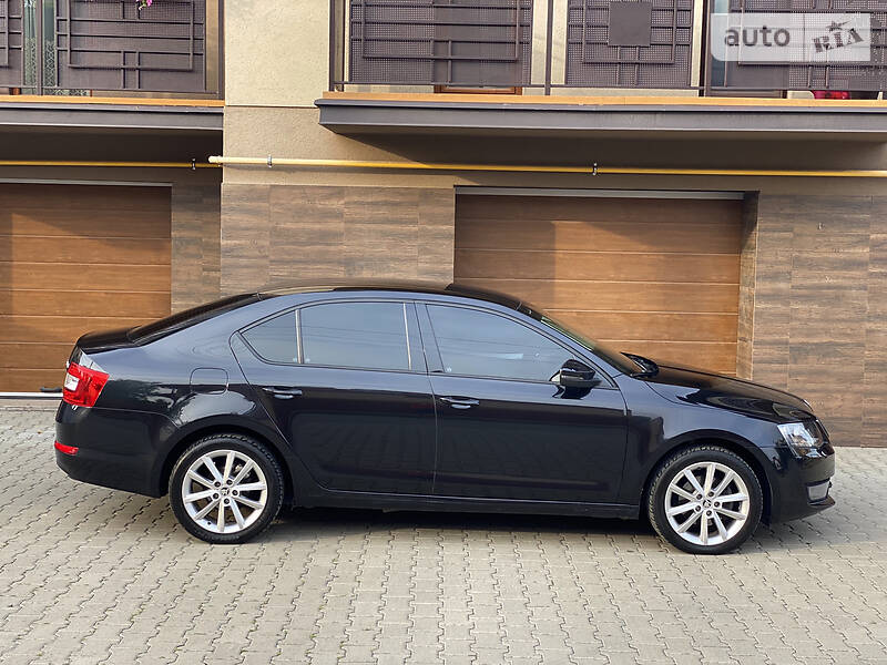 Седан Skoda Octavia 2015 в Ужгороде