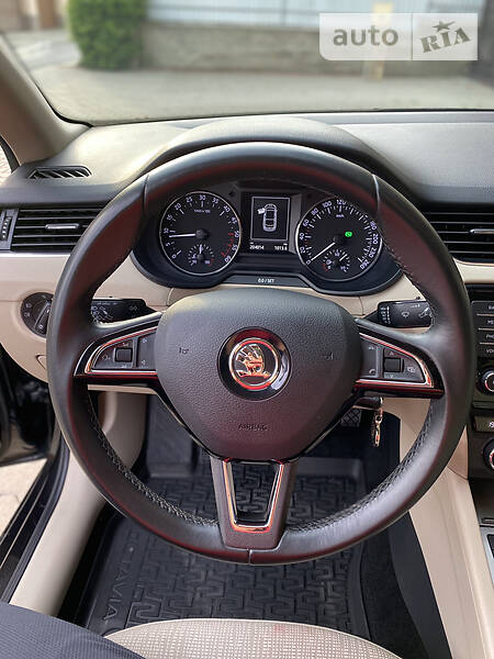 Седан Skoda Octavia 2015 в Ужгороде