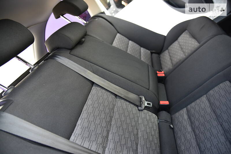 Універсал Skoda Octavia 2011 в Дрогобичі