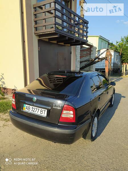 Седан Skoda Octavia 2004 в Калиновке