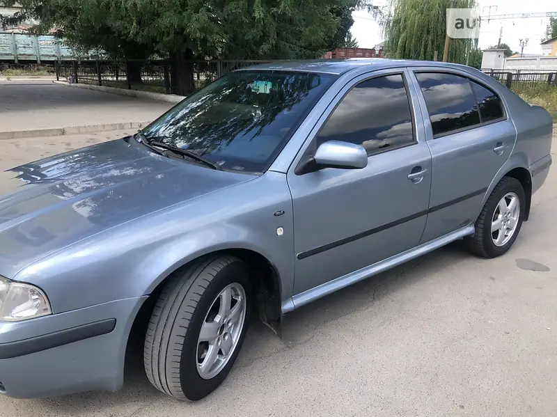 Хетчбек Skoda Octavia 2002 в 