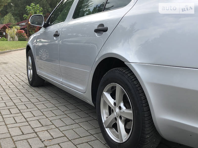 Седан Skoda Octavia 2009 в Дрогобичі