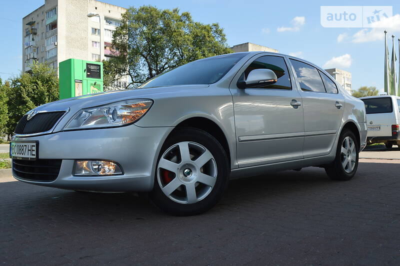 Седан Skoda Octavia 2011 в Дрогобичі
