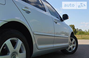 Седан Skoda Octavia 2011 в 