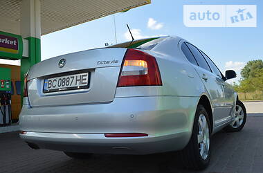 Седан Skoda Octavia 2011 в 