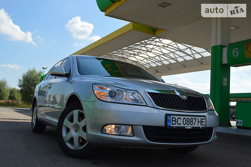 Седан Skoda Octavia 2011 в Дрогобичі