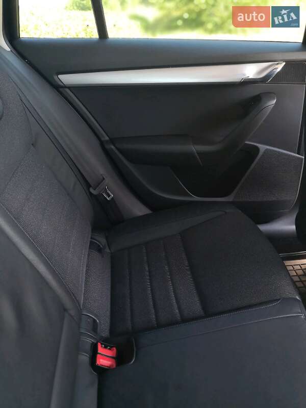 Универсал Skoda Octavia 2013 в Лохвице