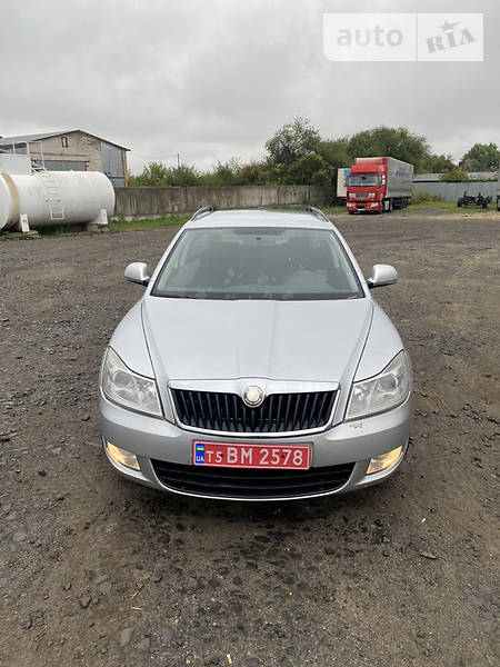 Універсал Skoda Octavia 2009 в Луцьку