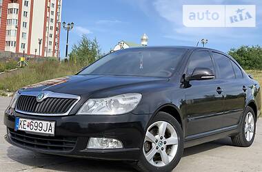 Седан Skoda Octavia 2012 в Вараше