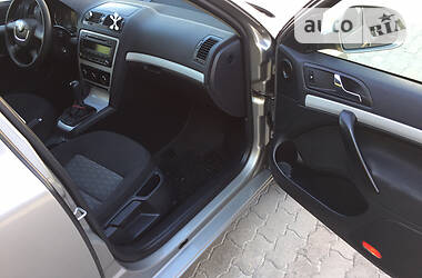 Седан Skoda Octavia 2010 в 