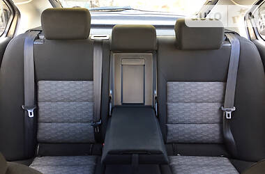 Седан Skoda Octavia 2010 в 
