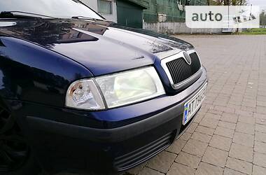 Седан Skoda Octavia 2001 в Надворной