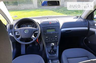 Седан Skoda Octavia 2004 в 