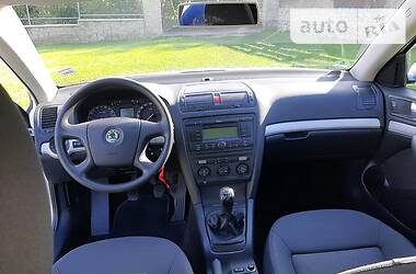 Седан Skoda Octavia 2004 в Тернополі