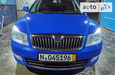 Седан Skoda Octavia 2009 в Киеве