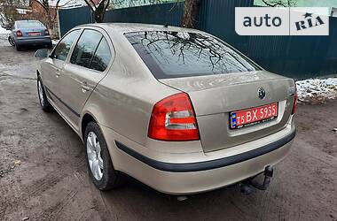 Хэтчбек Skoda Octavia 2005 в 