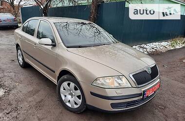 Хэтчбек Skoda Octavia 2005 в 