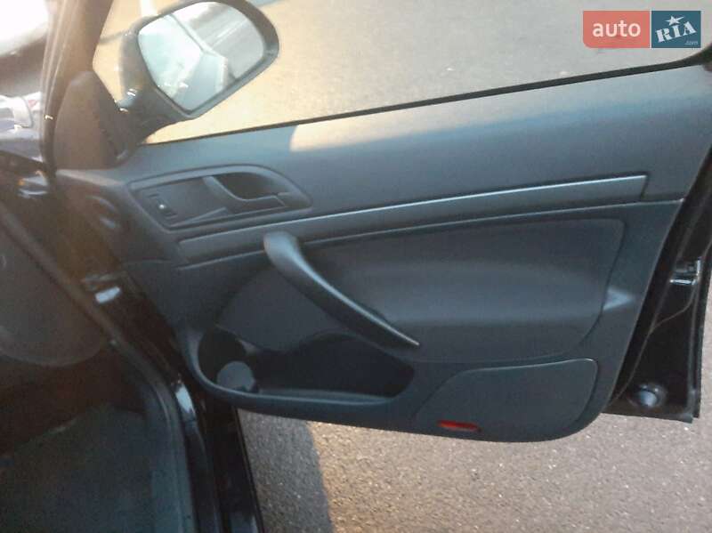 Универсал Skoda Octavia 2010 в Ужгороде