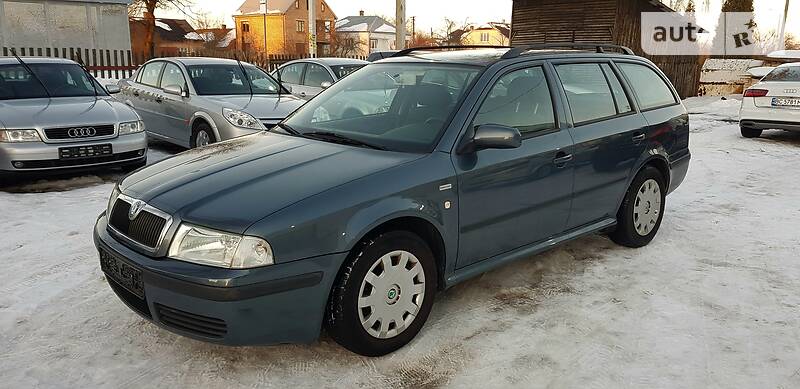 Универсал Skoda Octavia 2004 в Городке