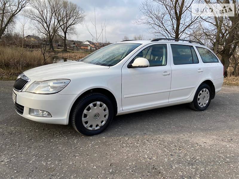 Універсал Skoda Octavia 2009 в Сумах