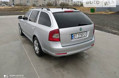 Универсал Skoda Octavia 2009 в Олешках