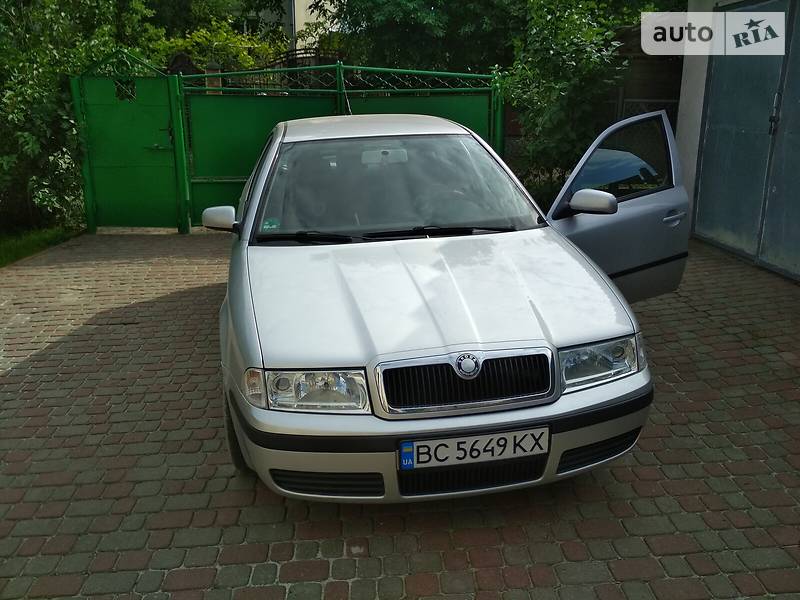 Лифтбек Skoda Octavia 2003 в Львове