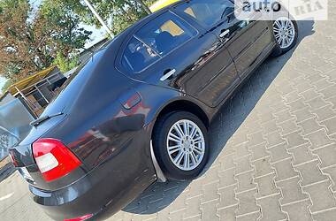 Седан Skoda Octavia 2011 в Чернівцях