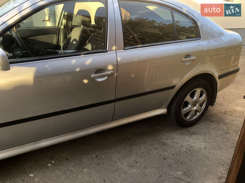 Лифтбек Skoda Octavia 2002 в Луцке