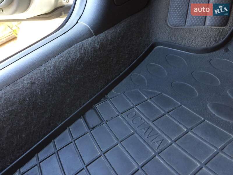 Ліфтбек Skoda Octavia 2001 в Томашполі