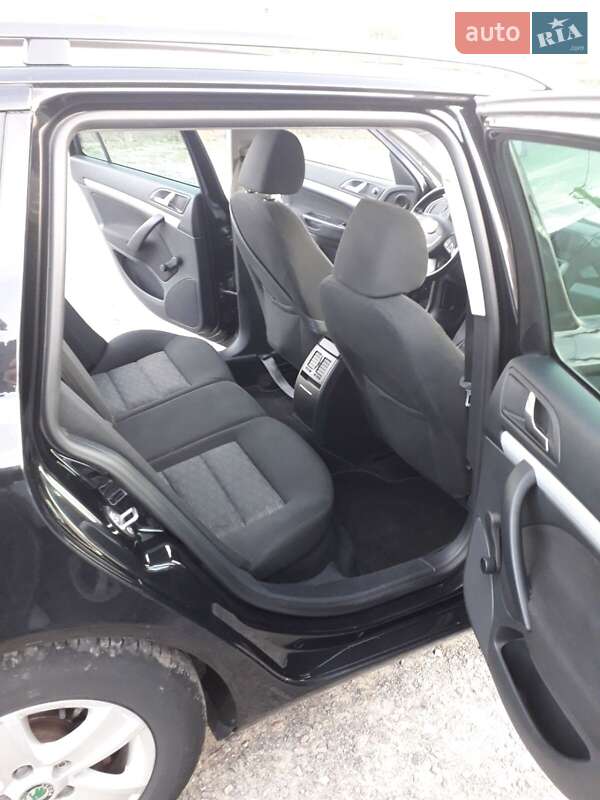 Универсал Skoda Octavia 2011 в Радехове фото 11 Универсал Skoda Octavia 2011 в Радехове