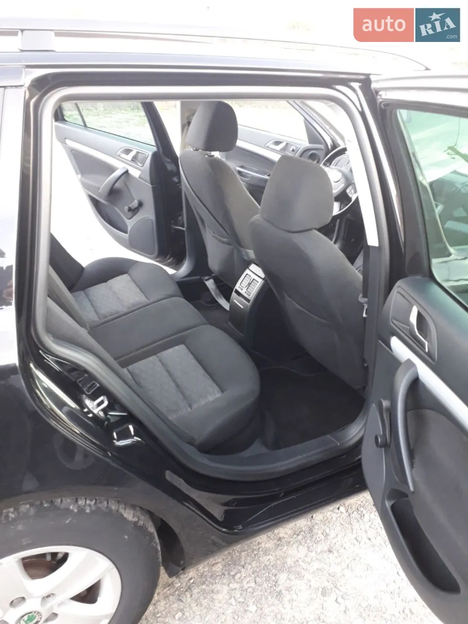 2011 Skoda Octavia - мініатюра 11
