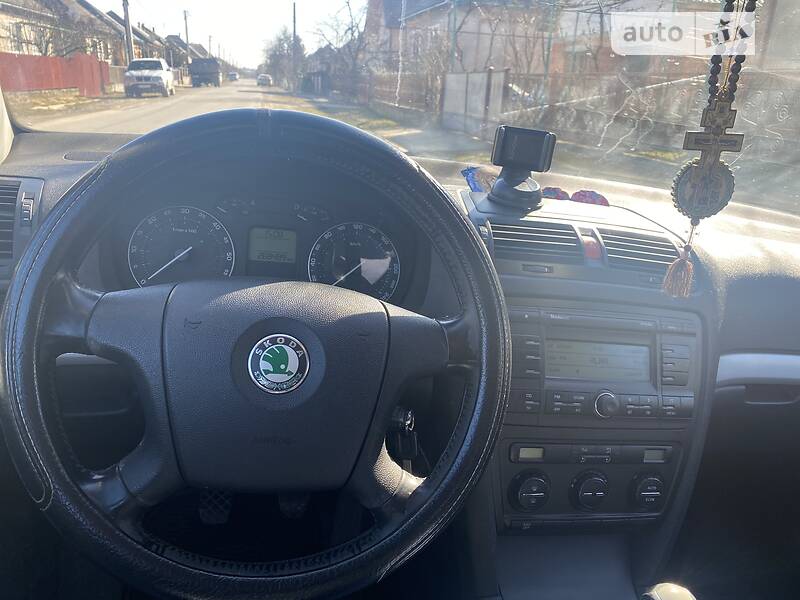 Ліфтбек Skoda Octavia 2006 в Ужгороді