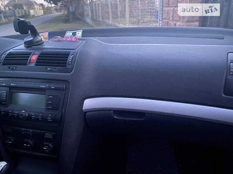 Ліфтбек Skoda Octavia 2006 в Ужгороді