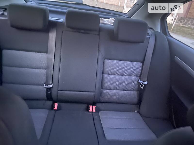 Ліфтбек Skoda Octavia 2006 в Ужгороді