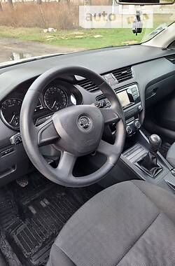 Хэтчбек Skoda Octavia 2015 в 