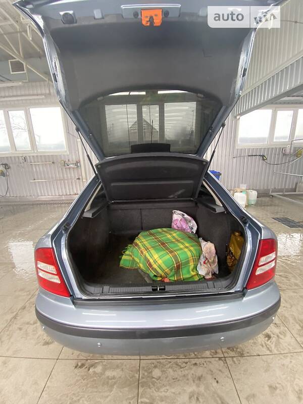 Седан Skoda Octavia 2005 в Запоріжжі