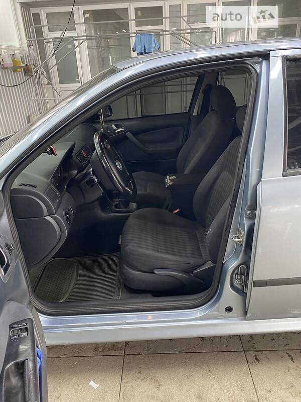 Седан Skoda Octavia 2005 в Запоріжжі