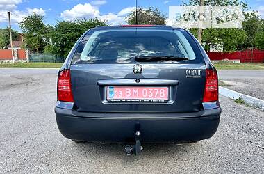 Универсал Skoda Octavia 2009 в Хороле